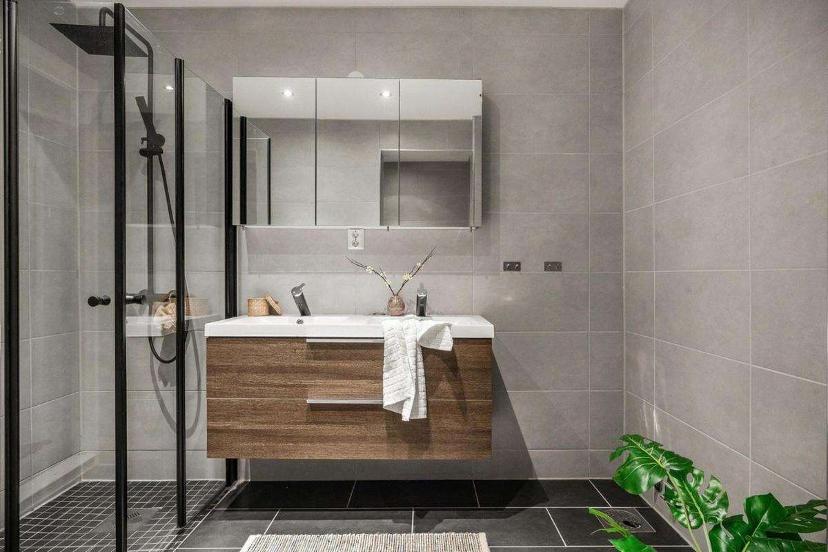 Homerentals L 120Sqm Mid-Central - King Beds - 500Mbps Wi-Fi Bergen Esterno foto