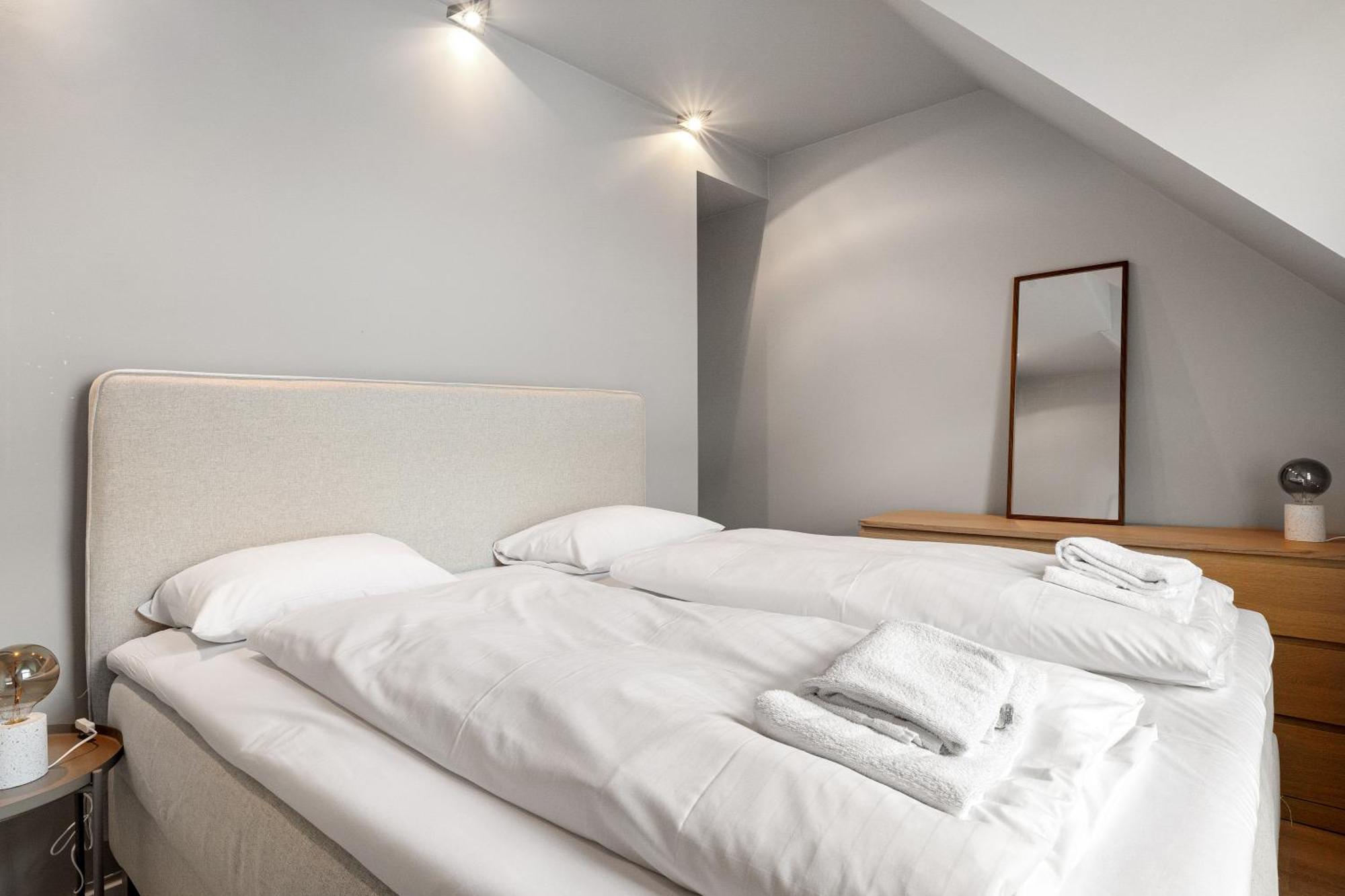 Homerentals L 120Sqm Mid-Central - King Beds - 500Mbps Wi-Fi Bergen Esterno foto