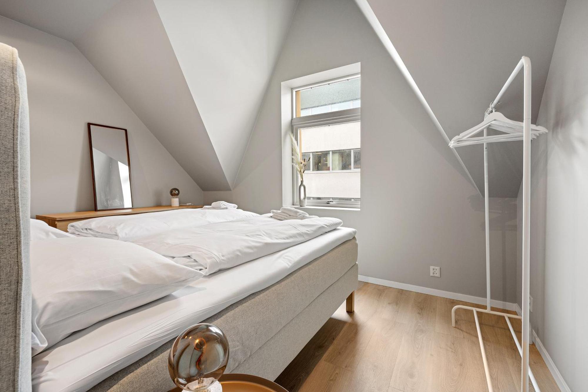 Homerentals L 120Sqm Mid-Central - King Beds - 500Mbps Wi-Fi Bergen Esterno foto